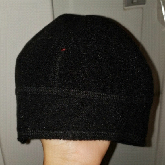 MEC medium sized black polartec toque - Picture 1 of 5